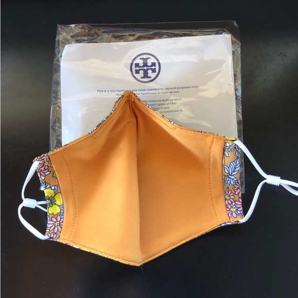 Tory Burch cloth Face  mask Two pack ONLY  with Tory Burch pouch 6/5in - Picture 3 of 12